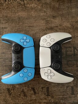 Playstation 5 s dvěmi ovladači - 4