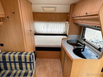 PRODÁNO Hobby De luxe 400, 4osoby, pevná postel, bojler - 4