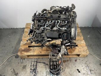 Kompletní motor 2,0 TDI CAGA Audi A4 B8 - 4