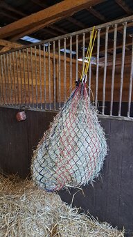 Sítě na seno 1 x 1 metr, oka 5 cm, NOVÉ - 4