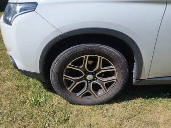 Mitsubishi Outlander 2,2 DiD awd 2015 - 4