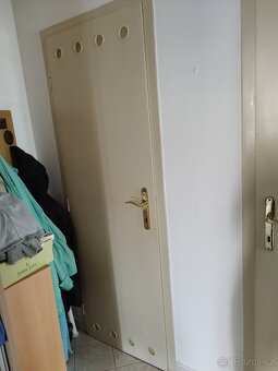 Plné interiérové dveře včetně kliky - 4