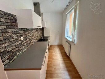Pronájem bytu 1+kk 40 m² Slévačská, Praha - Hloubětín - 4