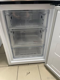 Nepoužitá lednice Beko B5RCNA406HW - 4