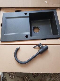 Granitový dřez černý + baterie - 4