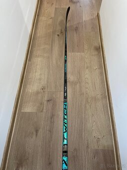 Hokejka Bauer TWITCH - 77 flex, P28 levá - 4