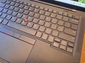 Notebook LENOVO ThinkPad X1 Carbon Gen 11 - 4