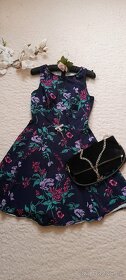 Orsay květinové bavlněné áčkové šaty - 4