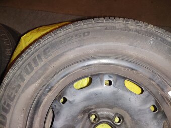 Nabízím 4 Letní pneumatiky Bridgestone a Plechové disky - 4