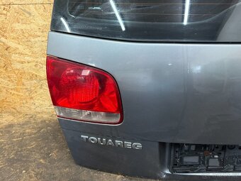 PÁTÉ DVEŘE KUFRU VW TOUAREG 7L LD7Z - 4