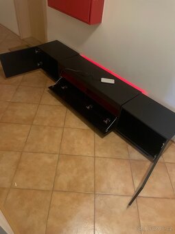 Tv stolek - 4