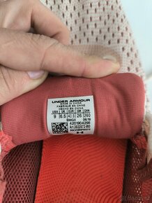 Dámské běžecké boty Under Armour - 4