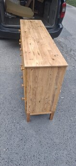 Dřevěná komoda IKEA Tarva - 4