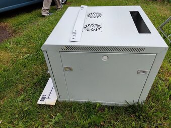 Závěsný rack 9U - 4