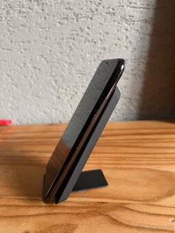 Apple iPhone 11 Pro Max 64 GB šedý - 4