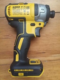 Nový Dewalt DCF887 Rázový utahovák - 4