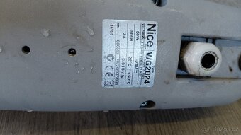 Dvoukřídlá brána s elektrickým pohonem NICE - 4