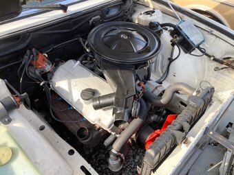 BMW-5 E28 5 Rychlostní - 4