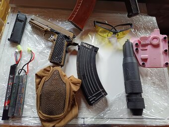 Airsoft Zbraně + VYBAVENÍ - 4