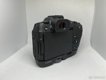 Canon R8 - shutter count 21XX - 4