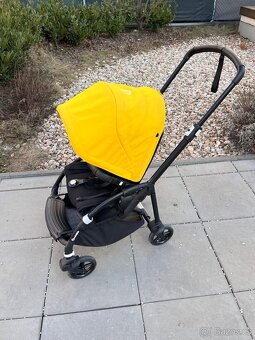 Bugaboo Bee6 All Black se žlutou prodlužovací stříškou s prů - 4