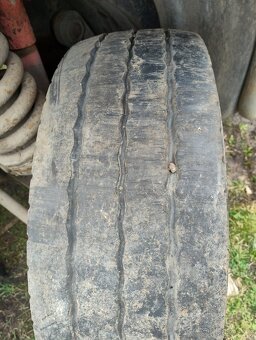 Pneumatiky 245/70/17,5 - 4