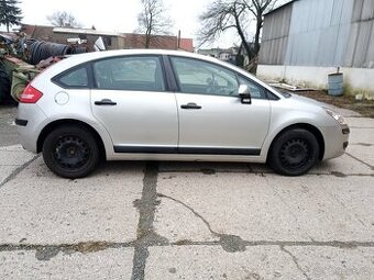 Pronájem auta Citroen C4 1.4 16V - 4