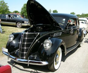1937 Lincoln Zephyr V12 - 4