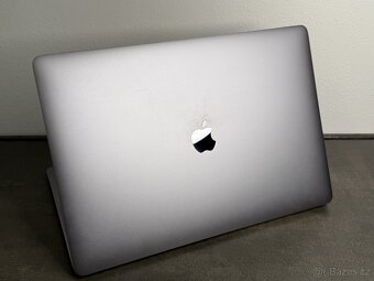 MacBook Pro 15'' 2017 / i7 / 16GB / 256GB SSD / Space Gray - 4