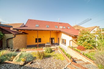 Rodinný dům 5+1 po rekonstrukci, Buchlovice, pozemek 463m2 - 4