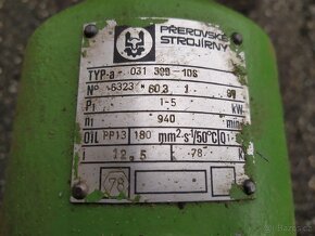 Elektromotor 1,5 kW s převodovkou,otáčky na výstupu 75,2/min - 4