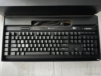Herní mechanická klávesnice Corsair K95 Platinum - 4