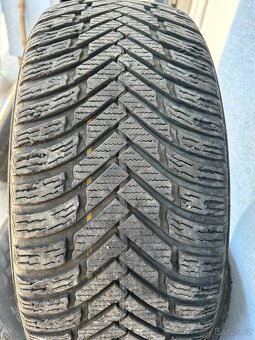Prodám zimní sadu pneu NOKIAN 235/55/r17 - 4