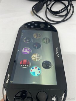 PlayStation Vita PCH-2004 LCD verzia - 4
