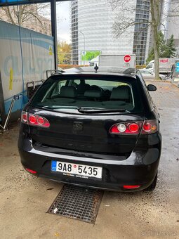 Seat Ibiza 6L 1,4 16V 63kw černá 5-dveř - 4