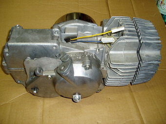 - Nový - Motor- na - KORÁDO Manet 216 - - 4