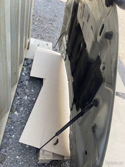 Renault Megane 3., Kapota - 4