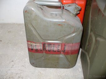 plechové kanysty - 4