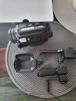 Prodam stremovaci i natáčecí kameru 4K, nová. PC 8400 kc - 4