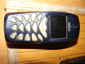 Prodám sběrateli sbírku mobil. telefonů, různé stáří a typů - 4