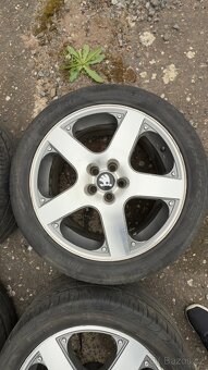 Alu kola 5x100 R17 Santa Monica originál + letní pneu - 4
