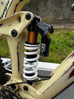 TREK REMEDY 9.8, M/L–full karbon, airbrush lak, TOP výbava - 4