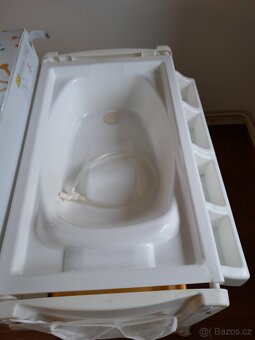 Přebalovací pult s vaničkou - 4