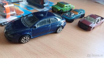 Hot wheels - 4