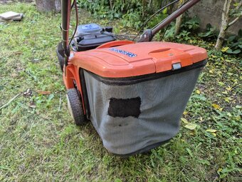 Sekačka Husqvarna Royal 49SE s pojezdem. - 4