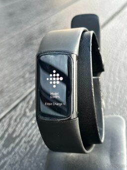 Chytrý náramek Fitbit Charge 6 černý - 4