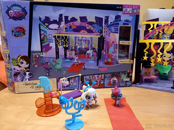 Hasbro Littlest Pet Shop Backstage Style Set - 4