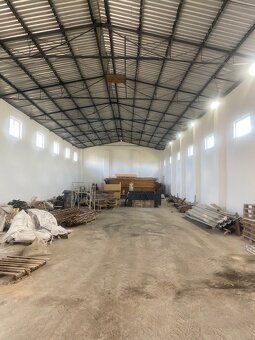Pronájem skladového prostoru cca 700m2 - 4