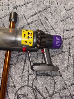 Dyson V10 Absolute - 4