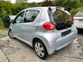 Toyota Aygo 1.0i 50kW rok 2009 naj.183tis. NOVÁ STK - 4
